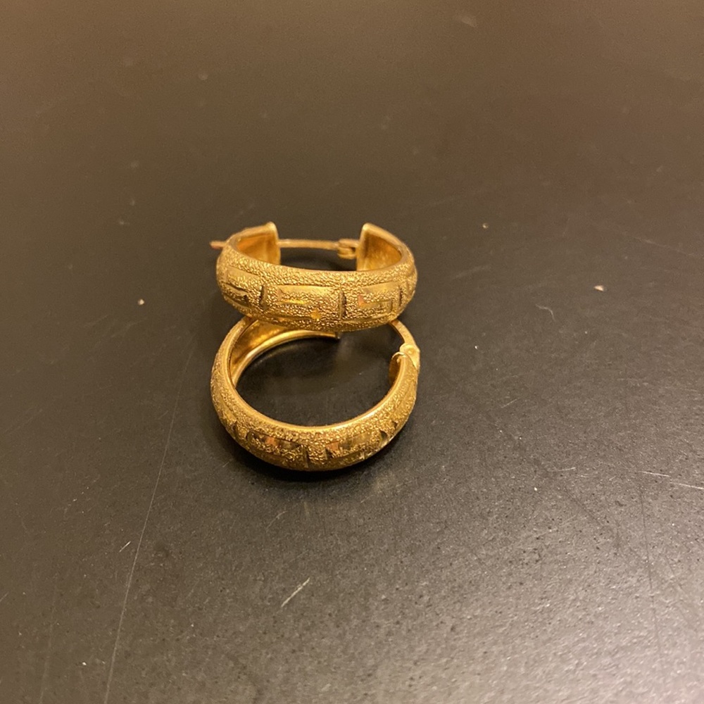 14k Gold Engraved Hoops 3/4”